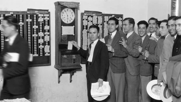Como surgiu o Recursos Humanos ? 1 relogio antigo Master Tecnologias